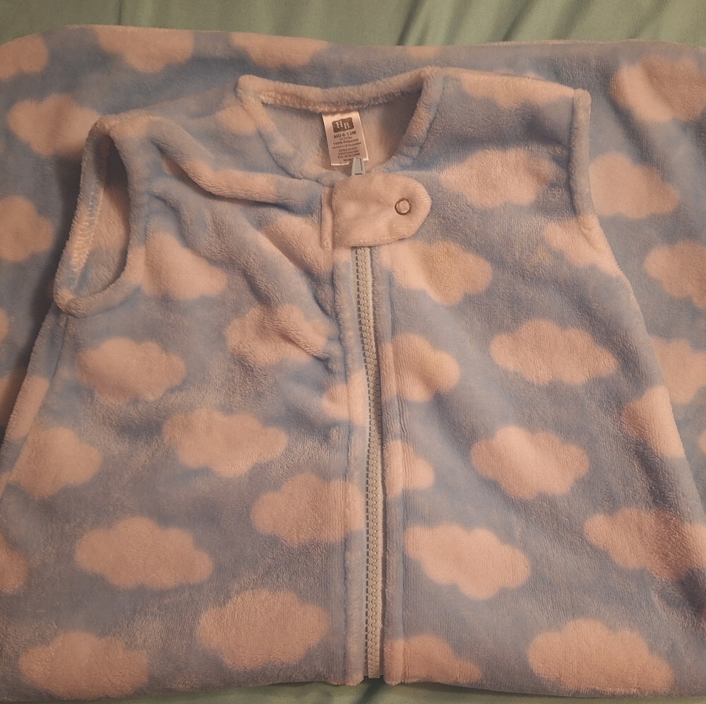 NWOT baby sleep blanket 6-12 mo